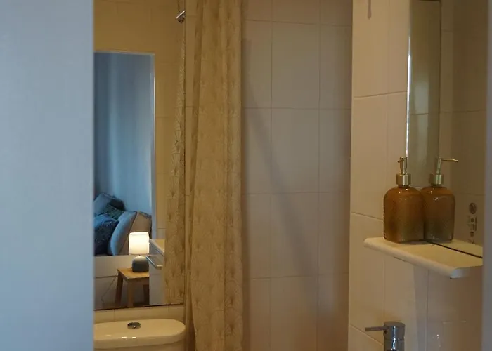 Alfama Facing Riverside Front * Lissabon